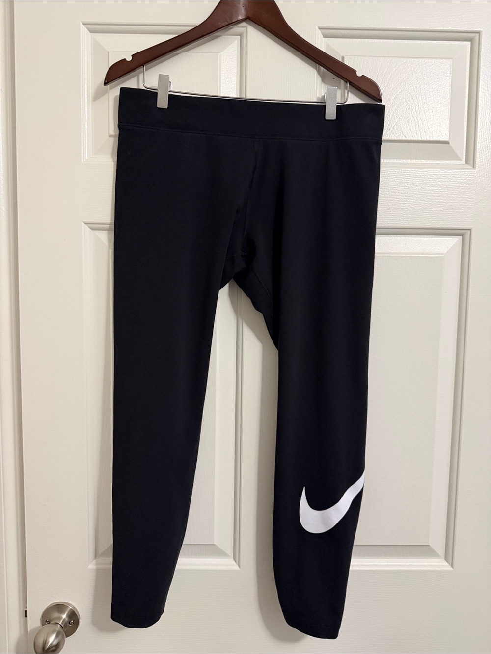 NIKE Black Athletic Capri Leggings with White Swoosh